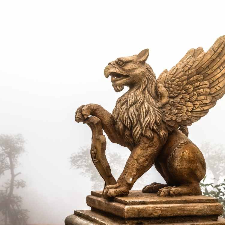 statue griffin