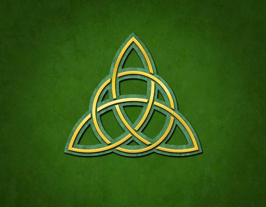 Celtic triple knot family symbol